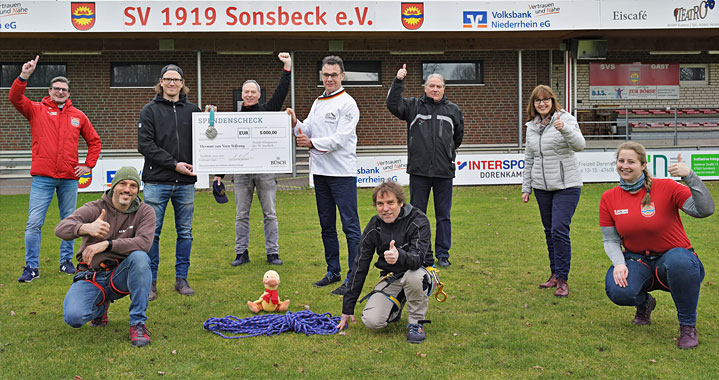 Herman v. Veen Stiftung, Unterstützung des Projektes Klimpansen des SV Sonsbeck und Ferienausflug in den Serengetipark einer intergrativen Gruppe des TV Schiefbahn 1899 e.V., Willich 